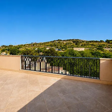 S10 Seaview Penthouse Appartement *